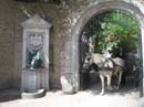 Bruges-Groeningemuseumyard5