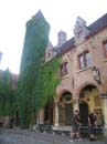 Bruges-OurLadyscathedralcourtyard3